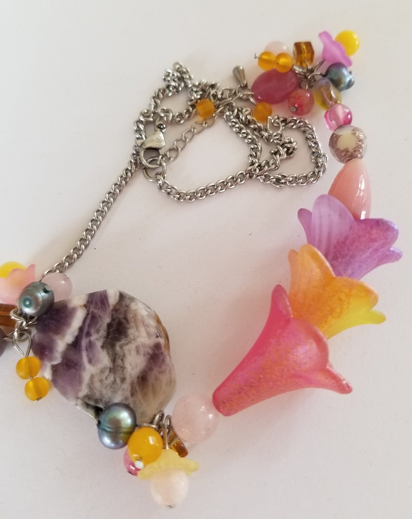 Collier Bloom rose, lilas et jaune