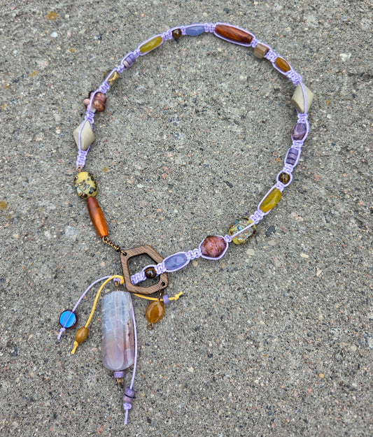 Collier Tzygane lilas, jaune, rouille et beige