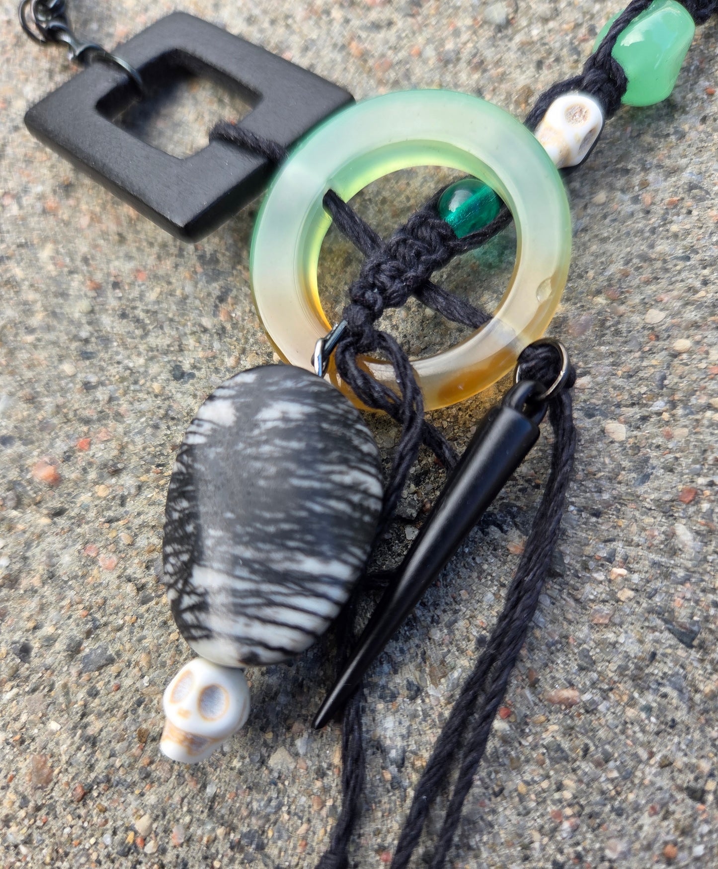 Collier Tzygane vert, noir et beige