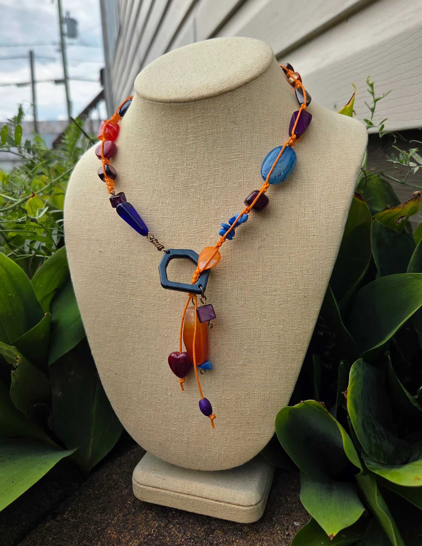 Collier Tzygane orange, rouge, prune et bleu
