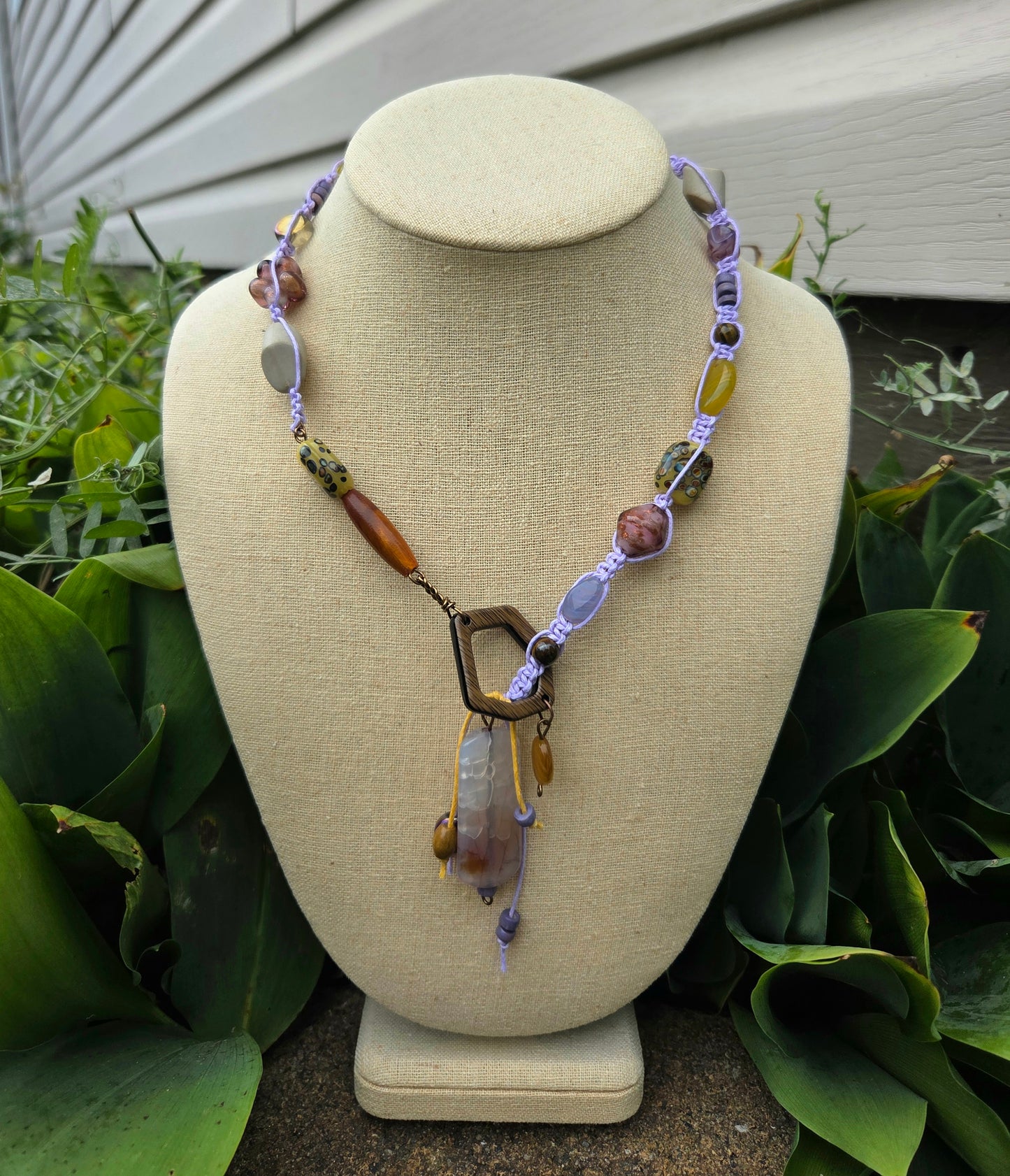 Collier Tzygane lilas, jaune, rouille et beige
