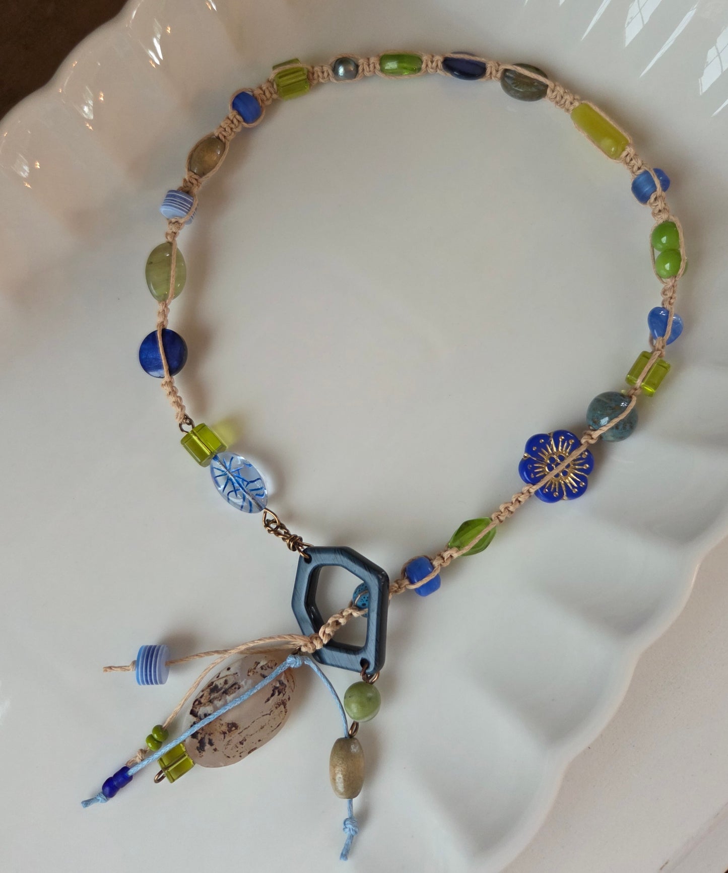 Collier Tzygane bleu, beige et vert