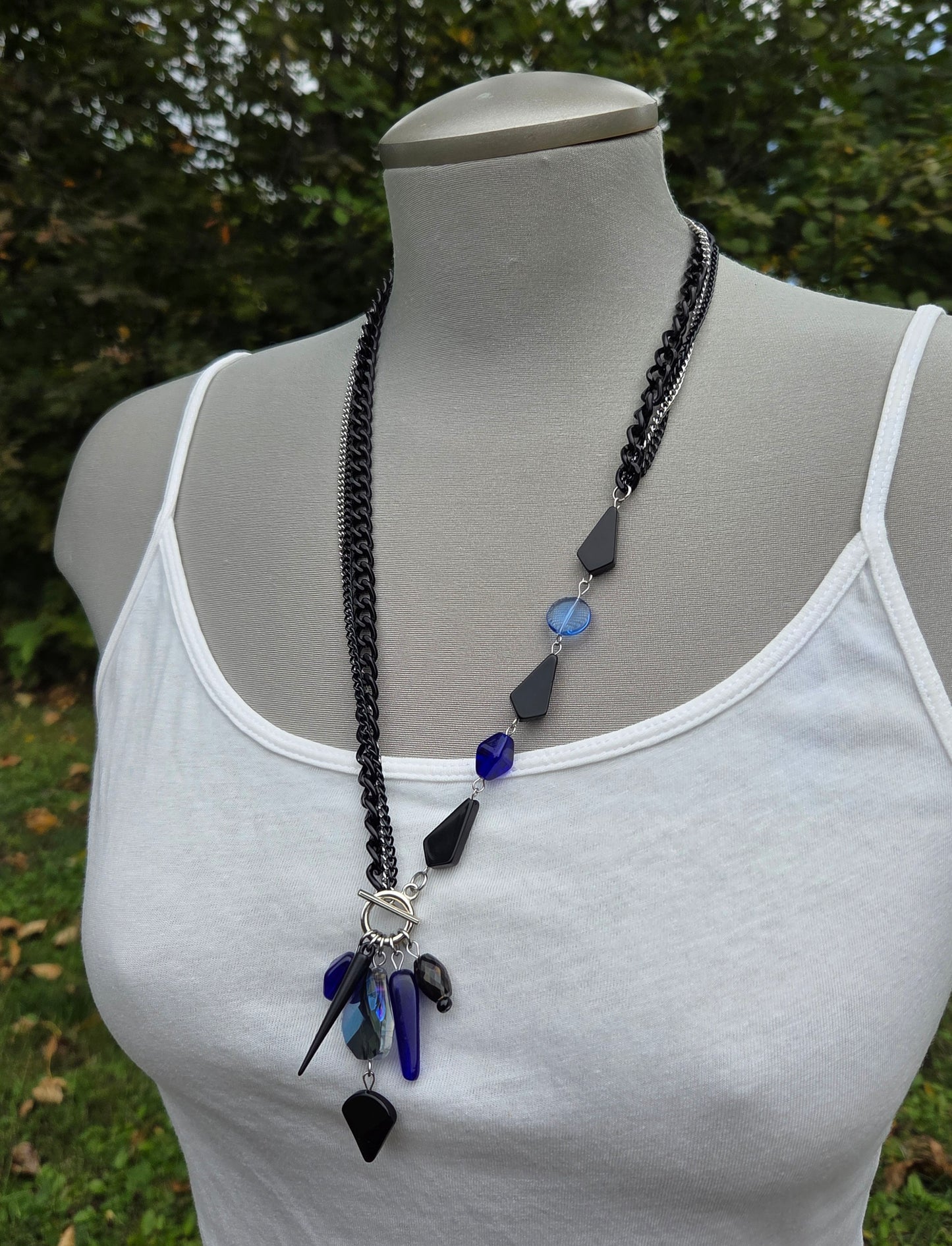 Collier Asymétrik noir et bleu royal