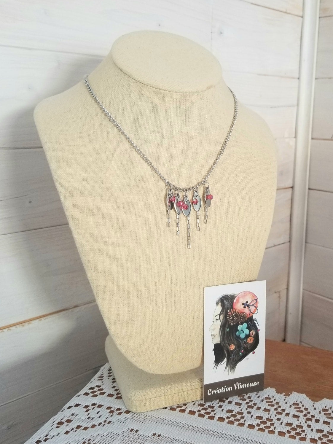 Collier Queen 4