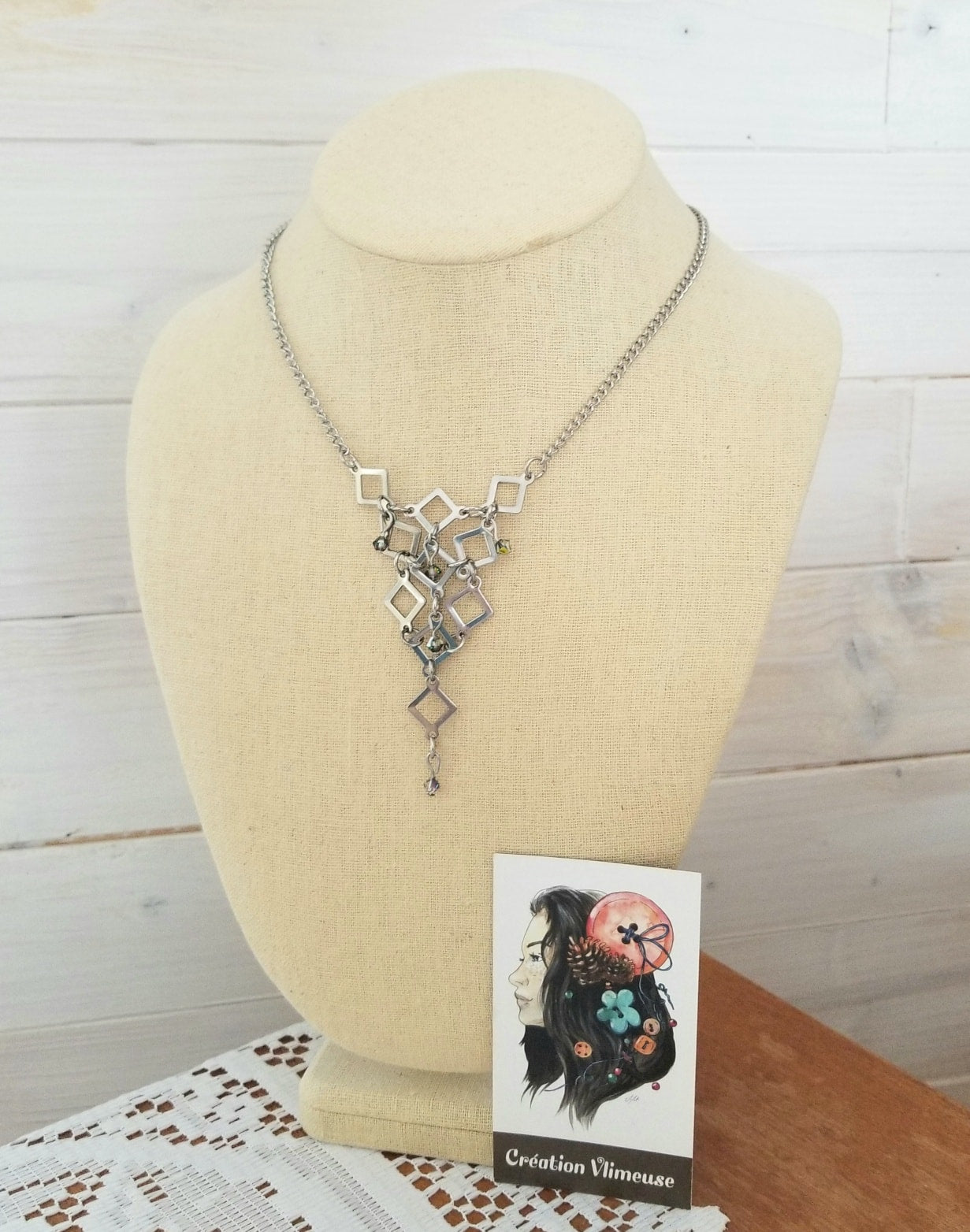 Collier Queen 7