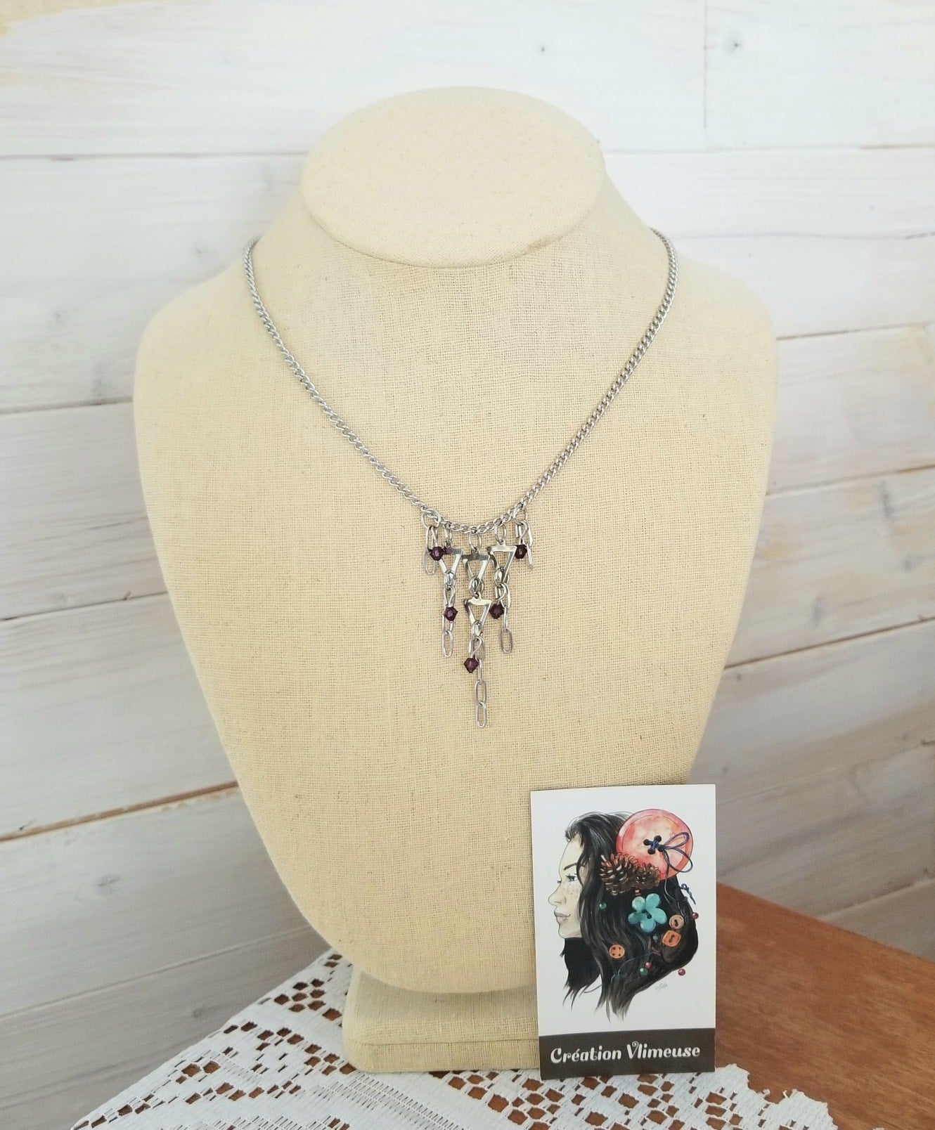 Collier Queen 3