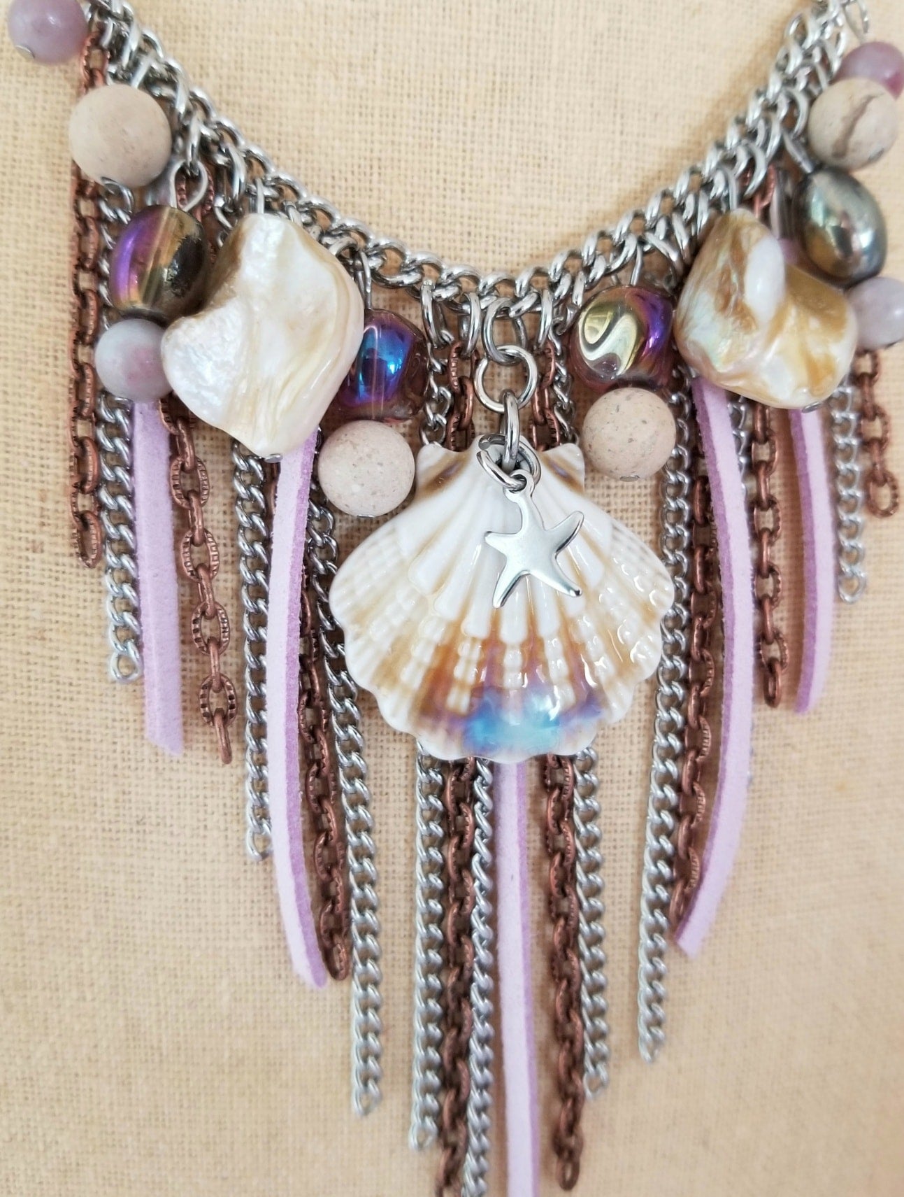 Collier Sirène avec coquillage beige