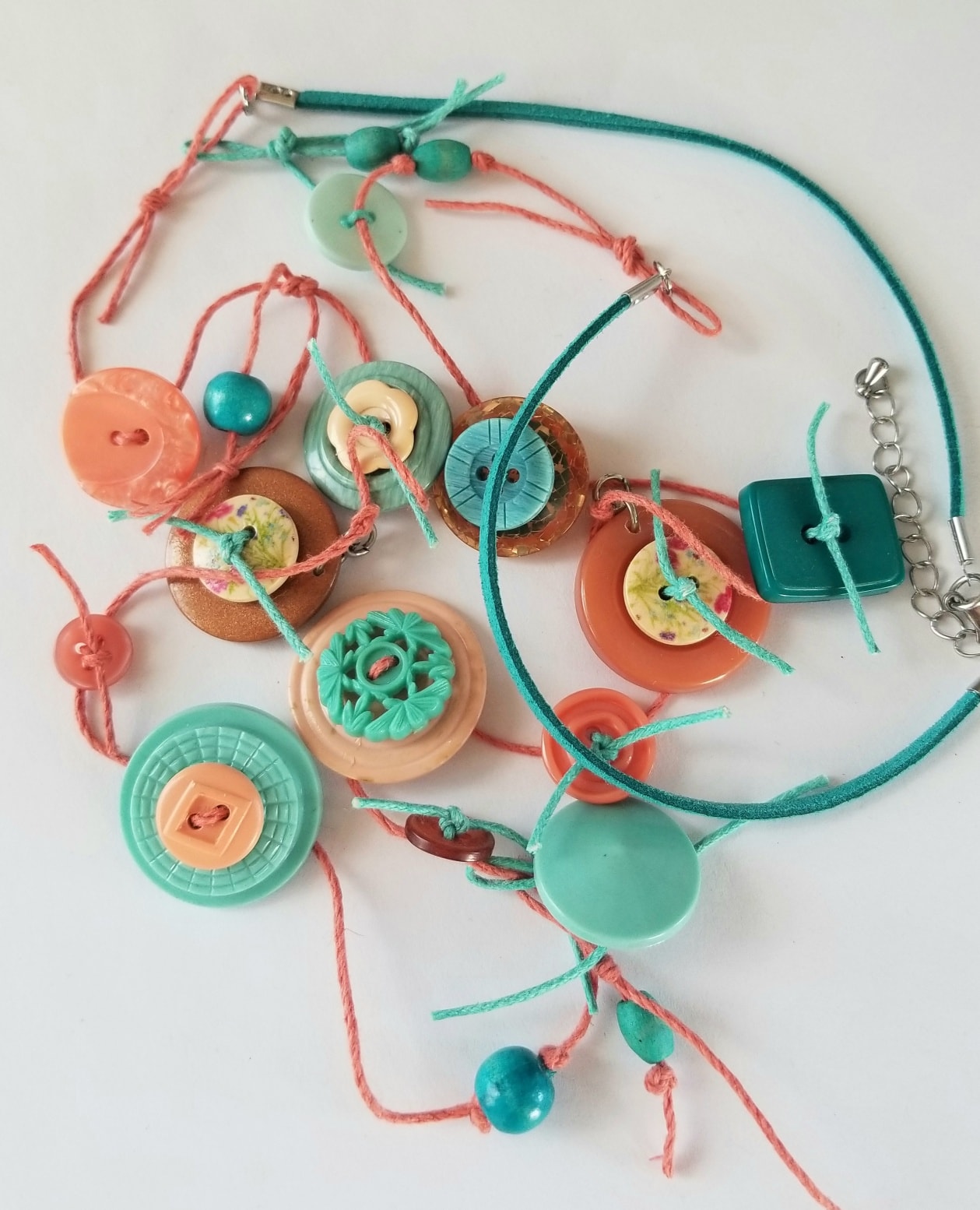 Collier Frivole menthe, corail et sarcelle