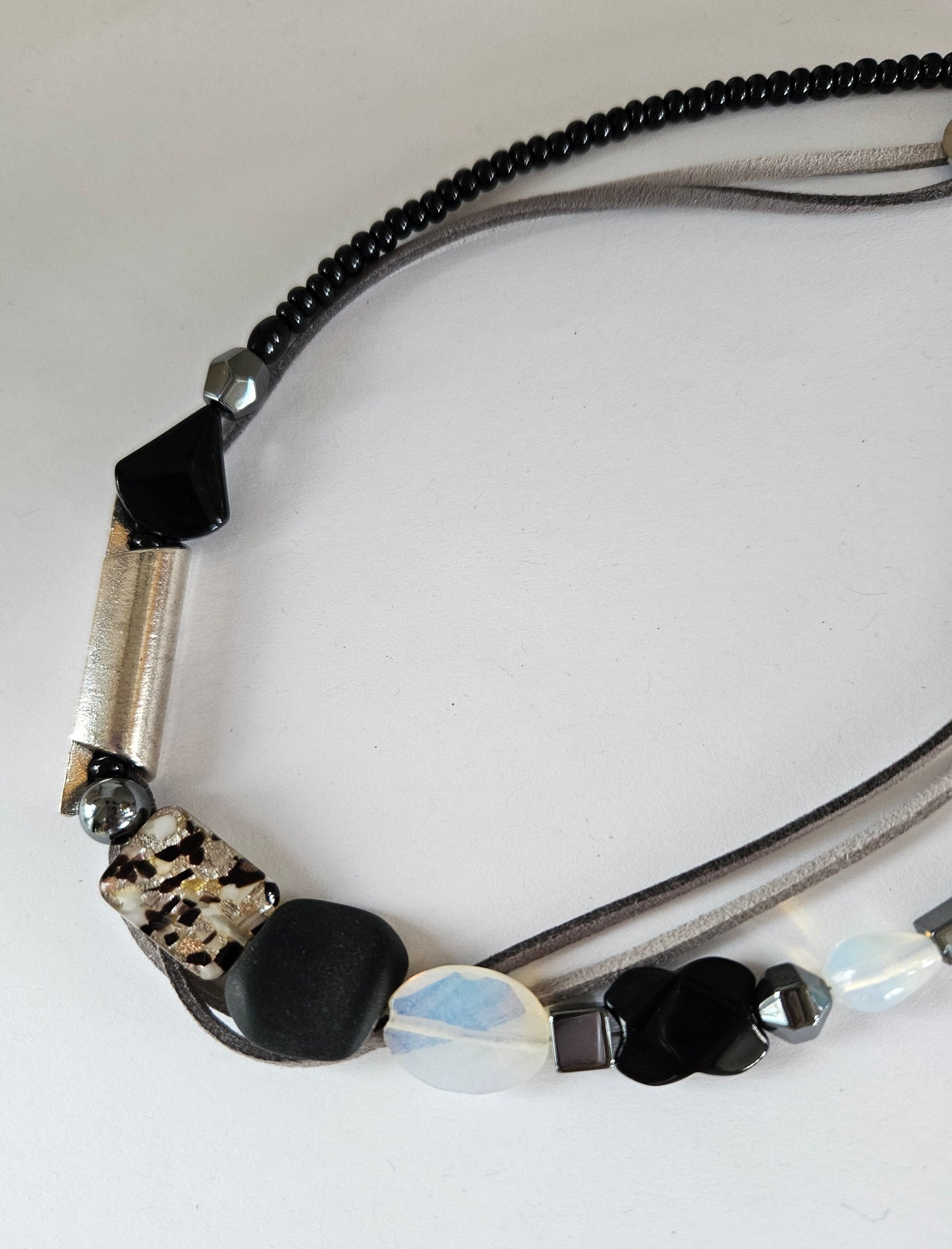 Collier Asymétrique Moonstone et Hématite