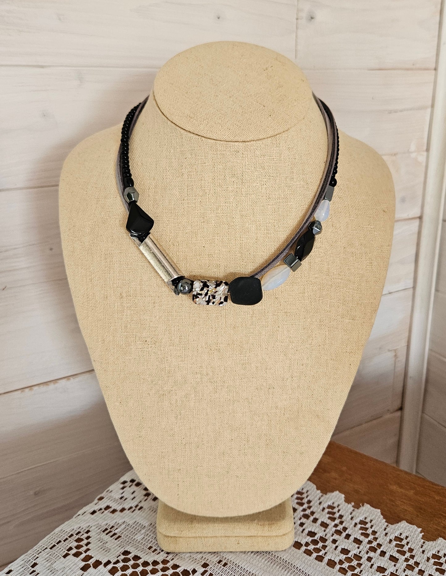 Collier Asymétrique Moonstone et Hématite