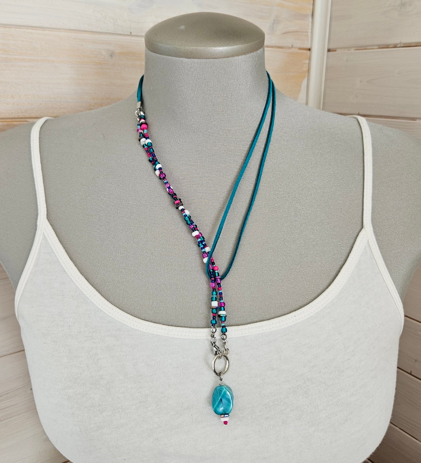 Collier Choker Fushia et émeraude