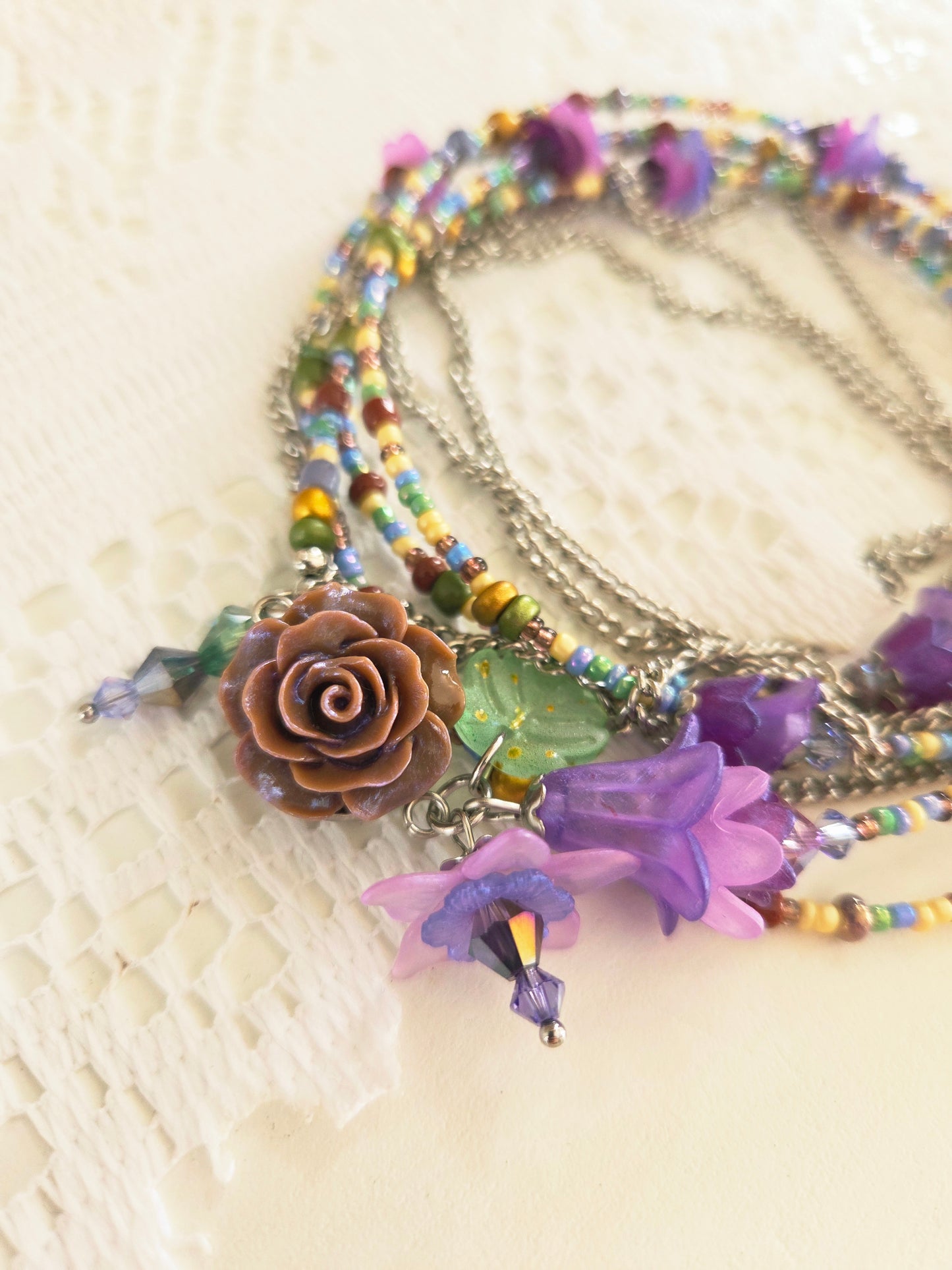 Collier Rosée lilas, brun et beige