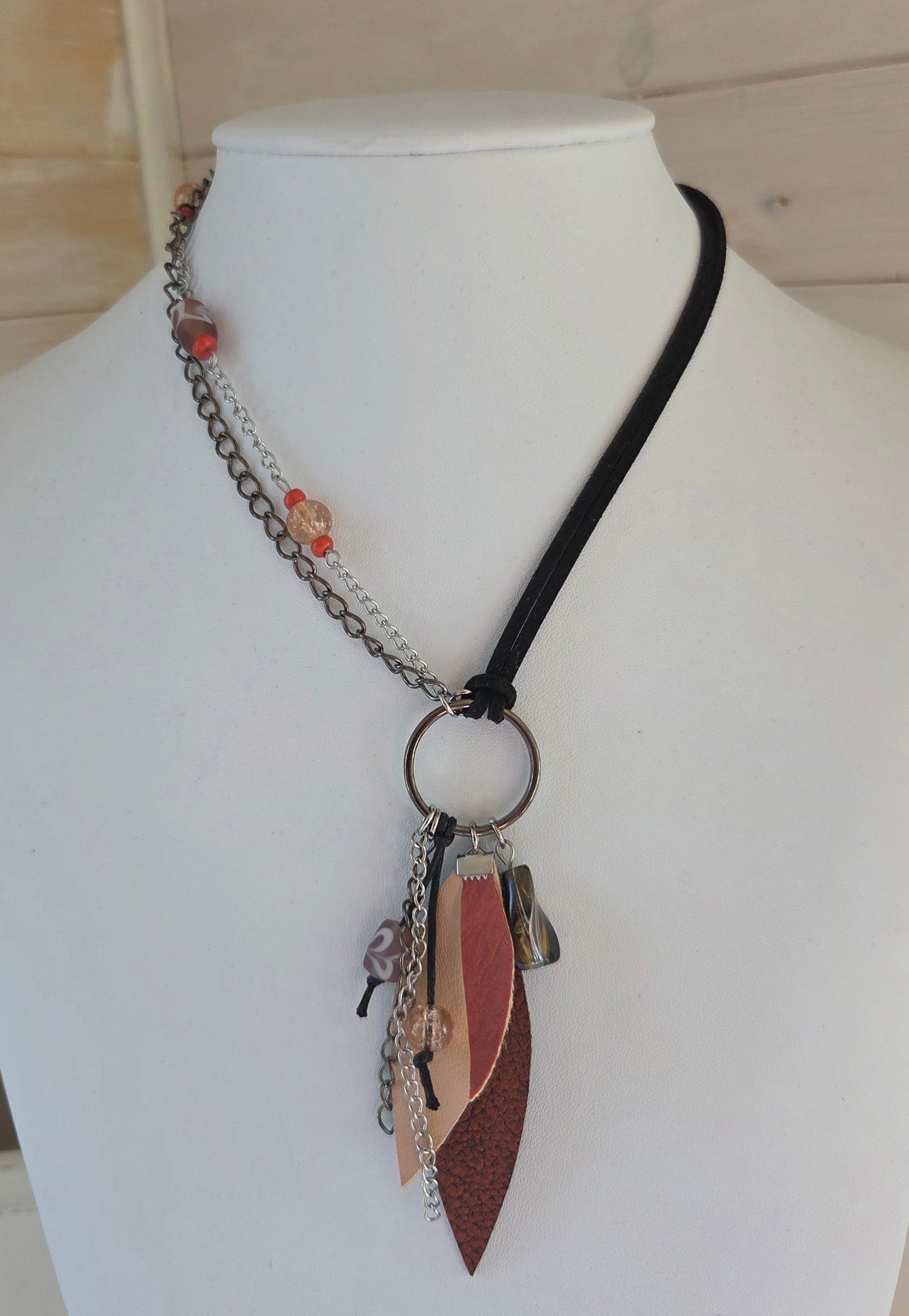 Collier Feuille bourgogne et rose
