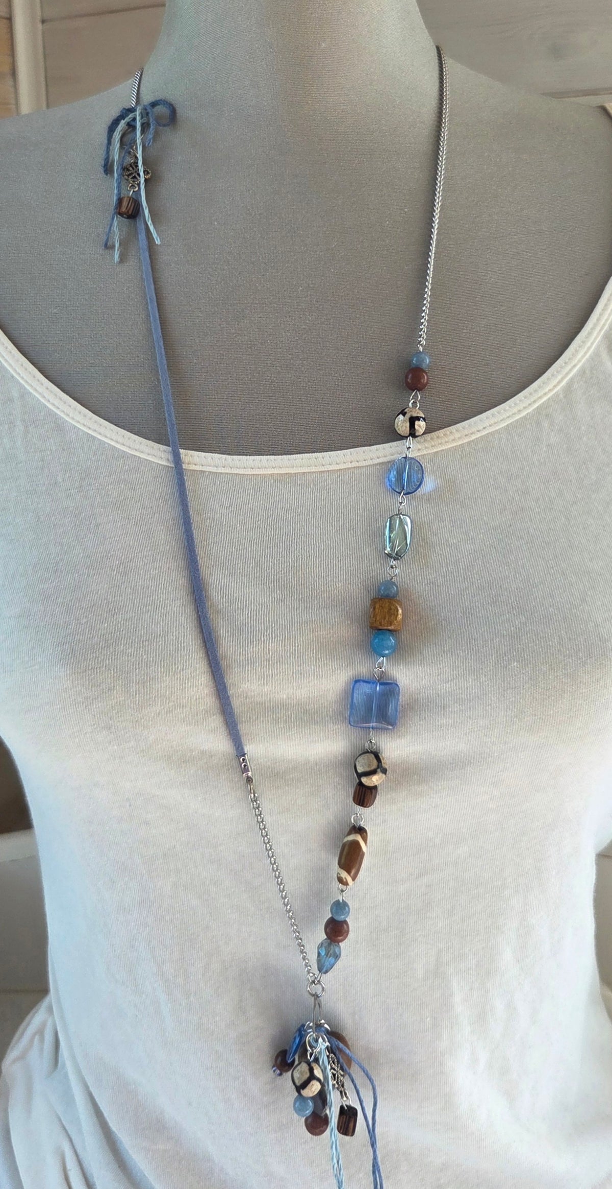 Collier long boho bleu denim