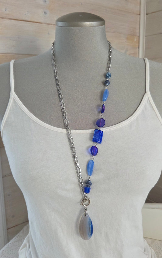 Collier asymétrique bleu électrique