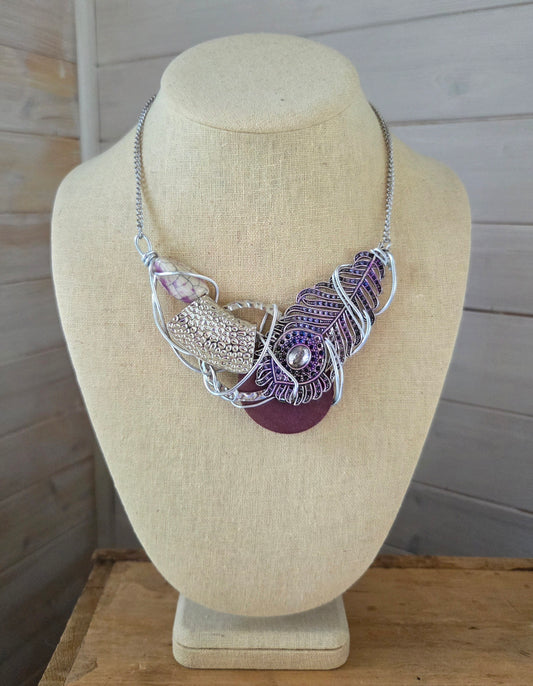 Collier Plume mauve
