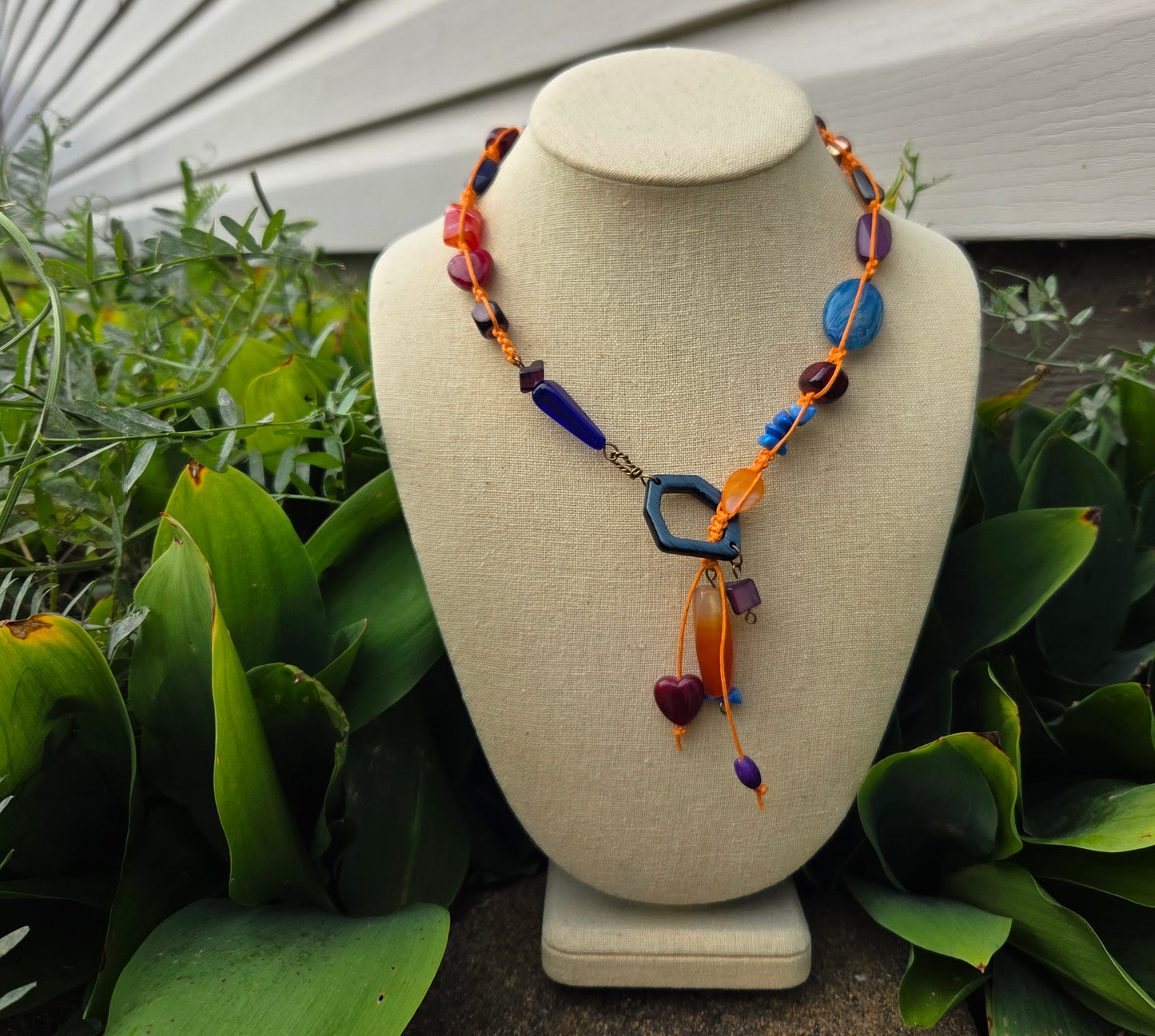 Collier Tzygane orange, rouge, prune et bleu