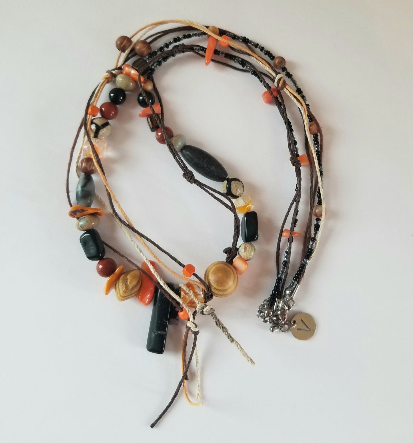 Collier Neytiri noir et orange