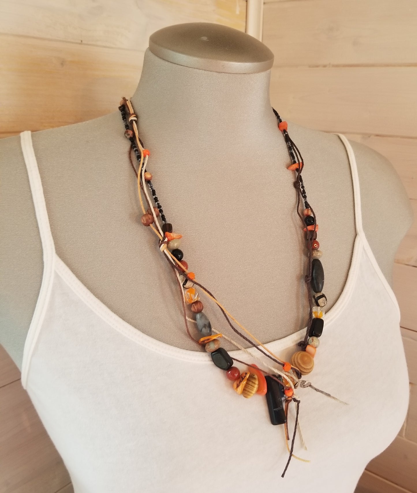 Collier Neytiri noir et orange