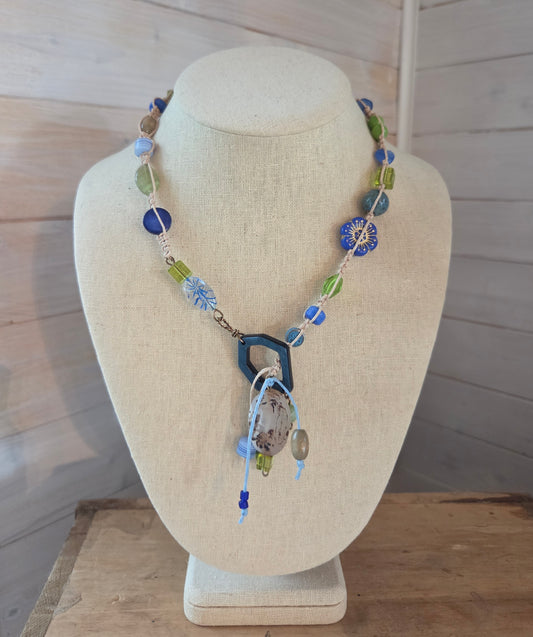 Collier Tzygane bleu, beige et vert