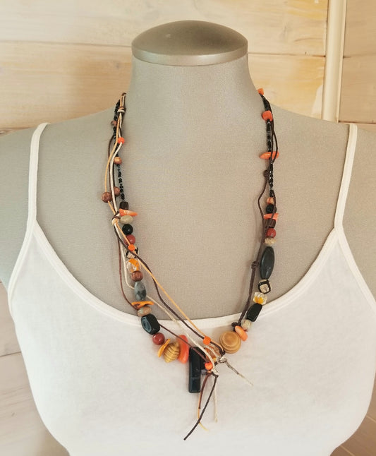 Collier Neytiri noir et orange