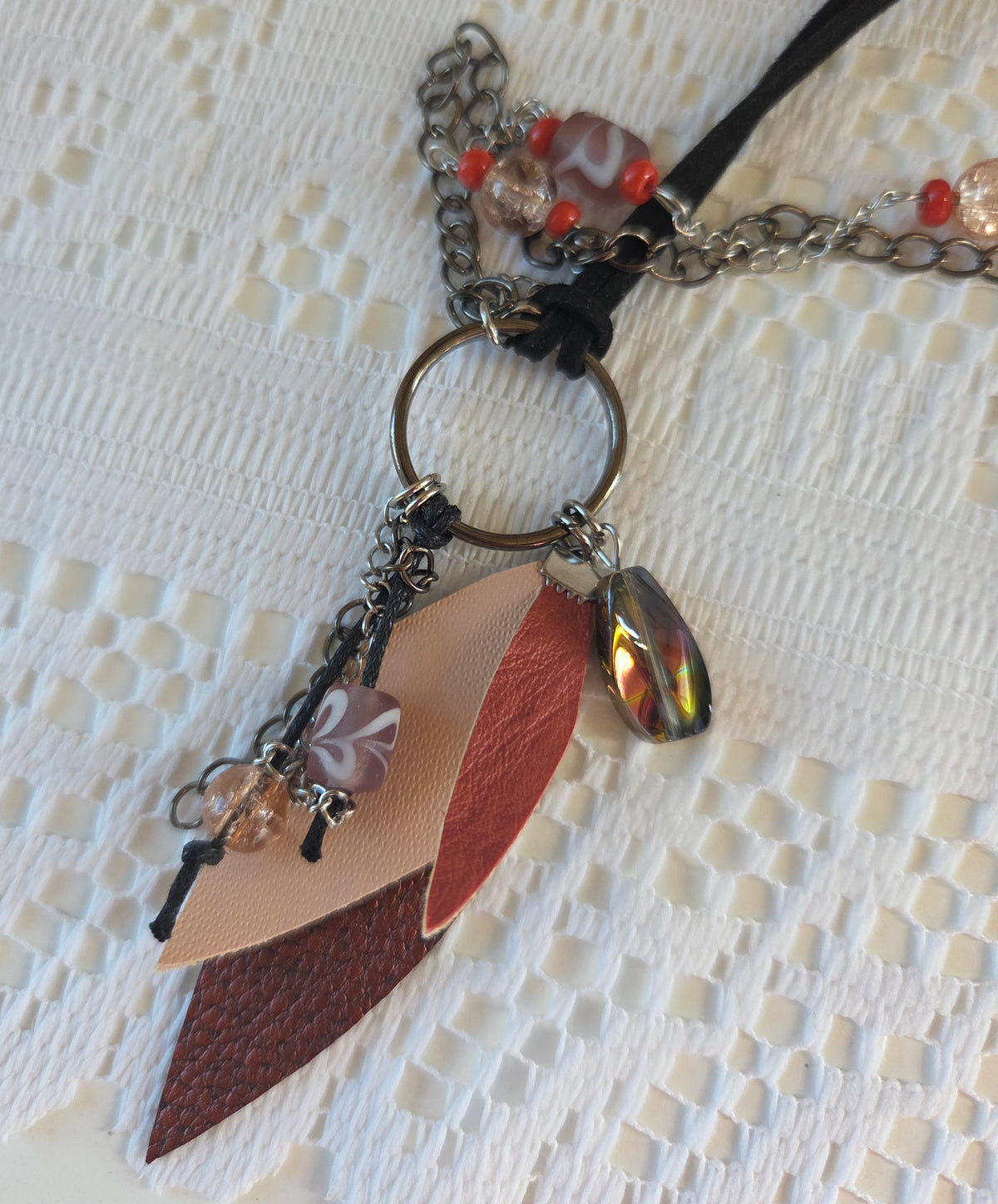 Collier Feuille bourgogne et rose