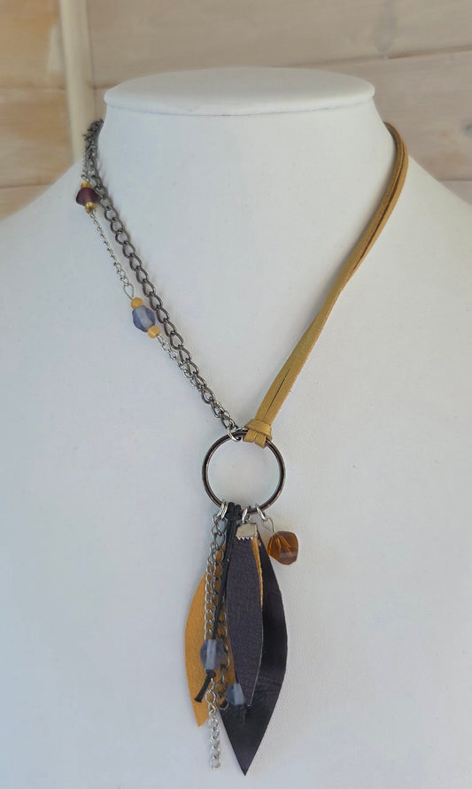 Collier Feuille moutarde et mauve
