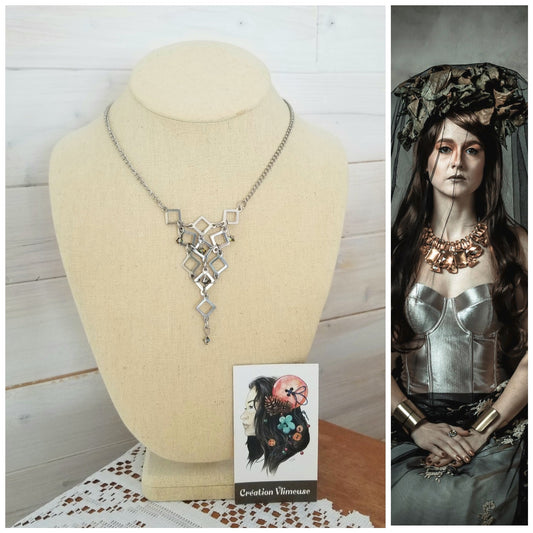 Collier Queen 7