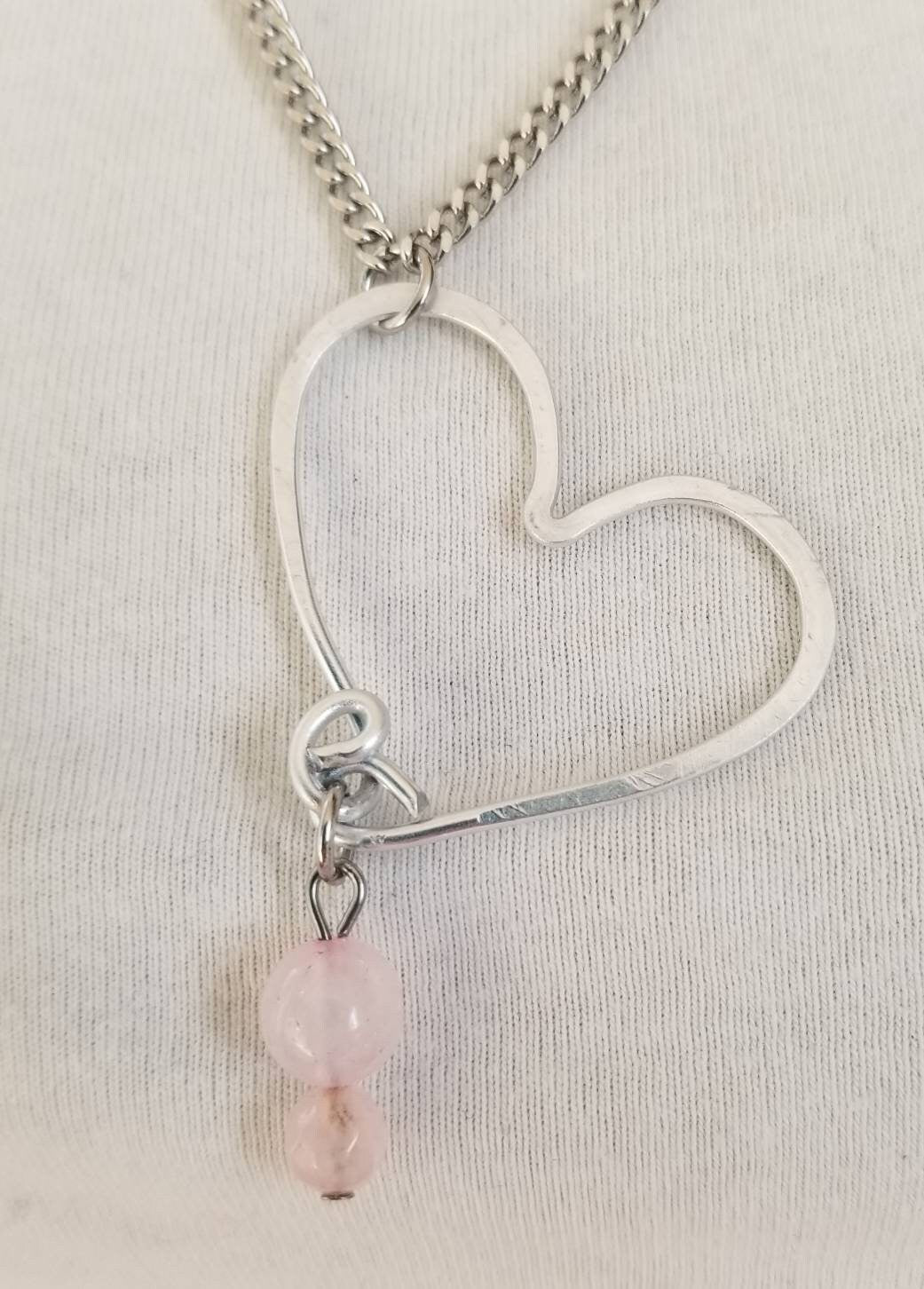 Collier Coeur de Vlimeuse, aluminium martelé, à la main